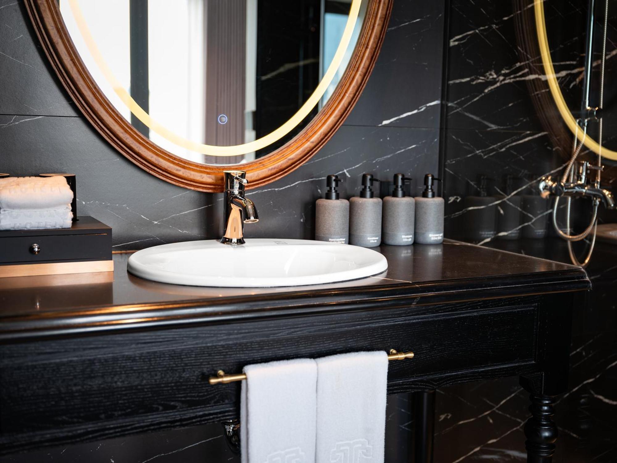 T Boutique Hotel Ханой Екстериор снимка